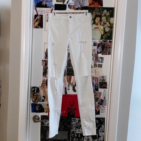 NWOT Hollister white high rise super skinny ripped jeans - size 7 / 28” - Picture 2 of 5